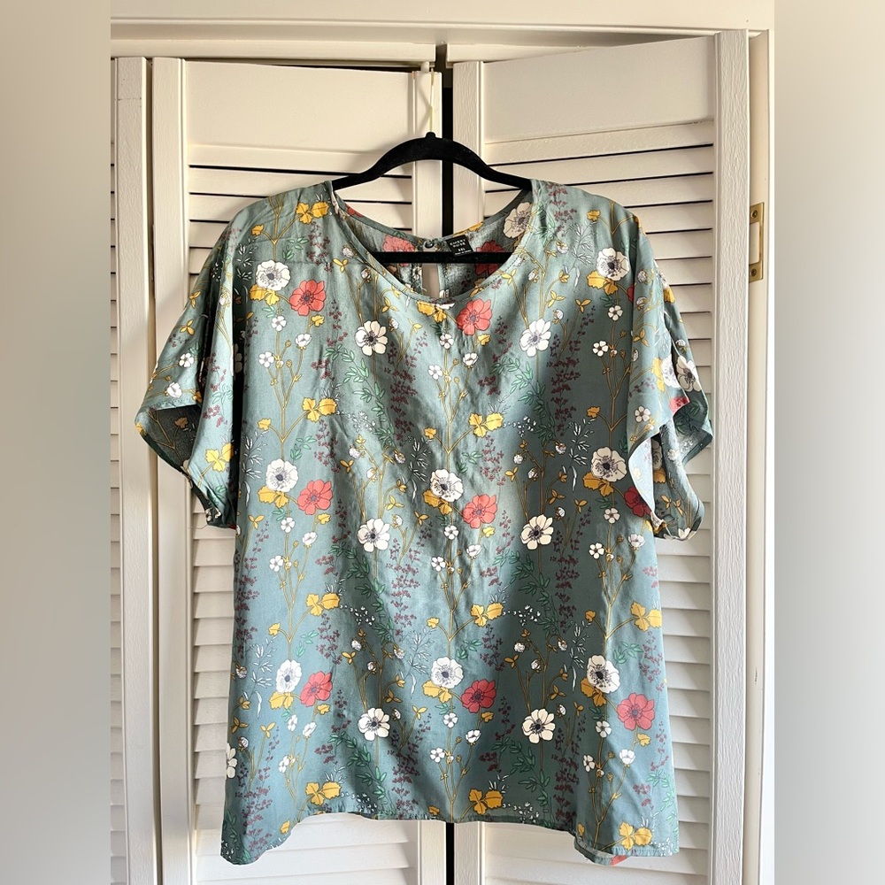 EMERY ROSE, SHEIN Women’s Spring/Summer Floral Top in XXL